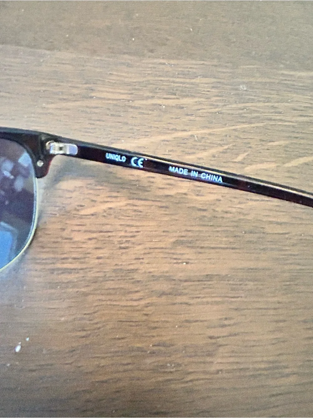 Uniqlo tortoise shell